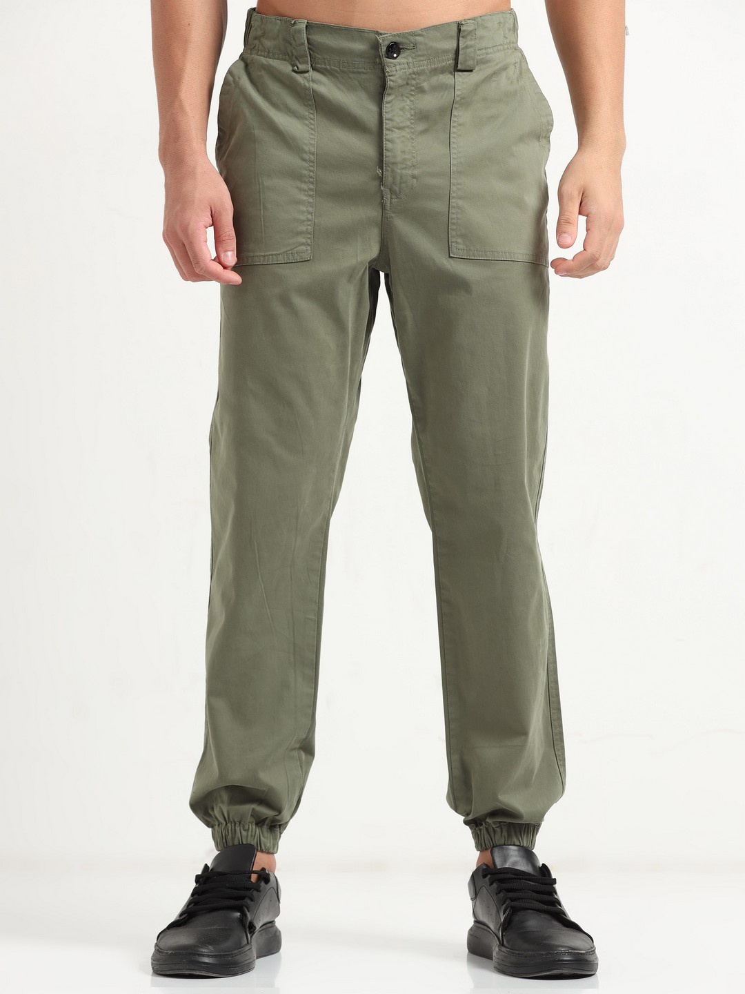 

THE BEETEL HOUSE Men Relaxed Joggers Trousers, Green
