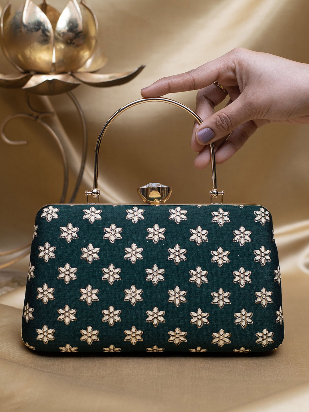 

ARTKLIM Embroidered Box Clutch, Green
