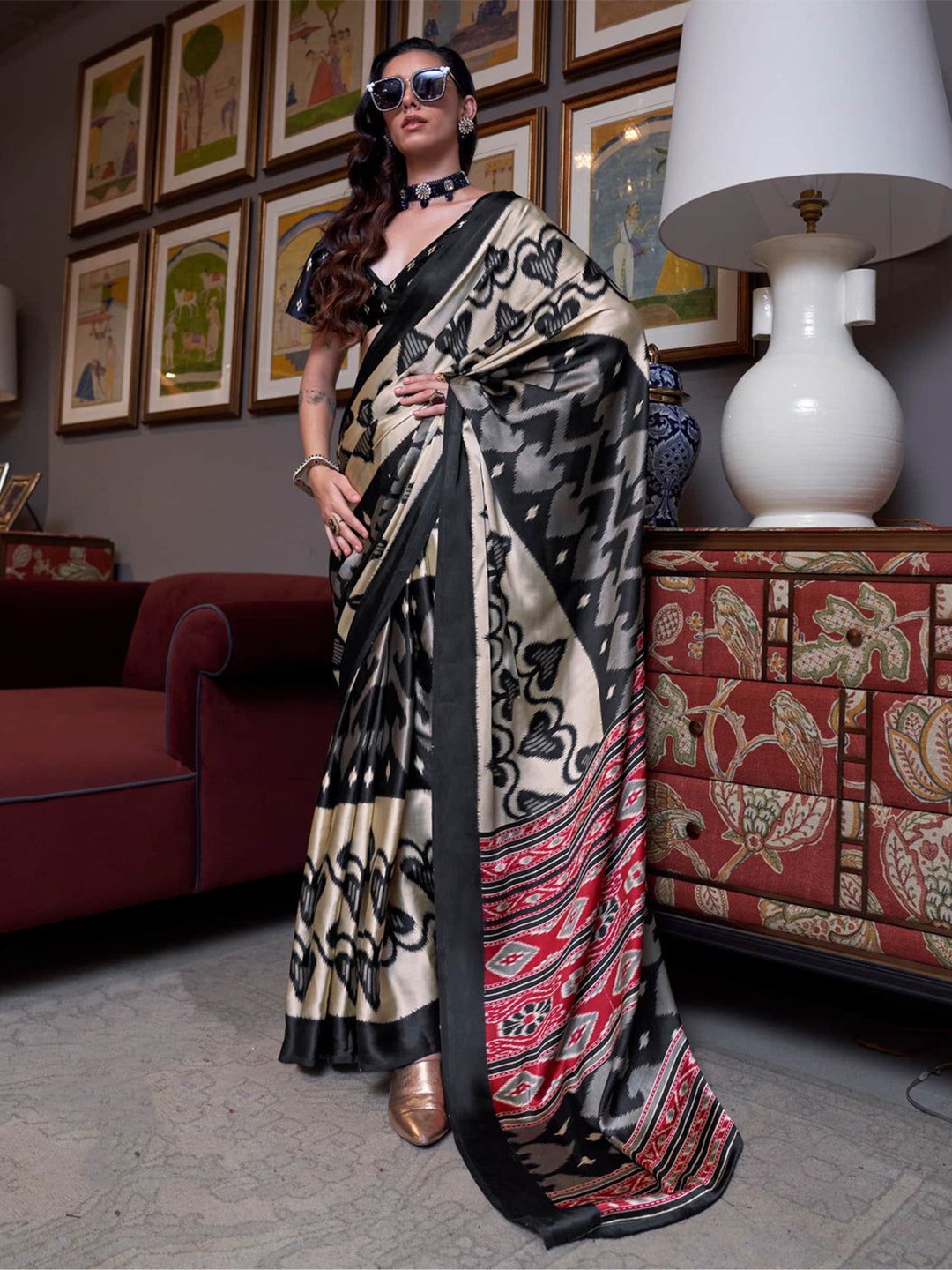

Swaranjali Satin Ikat Saree, Black
