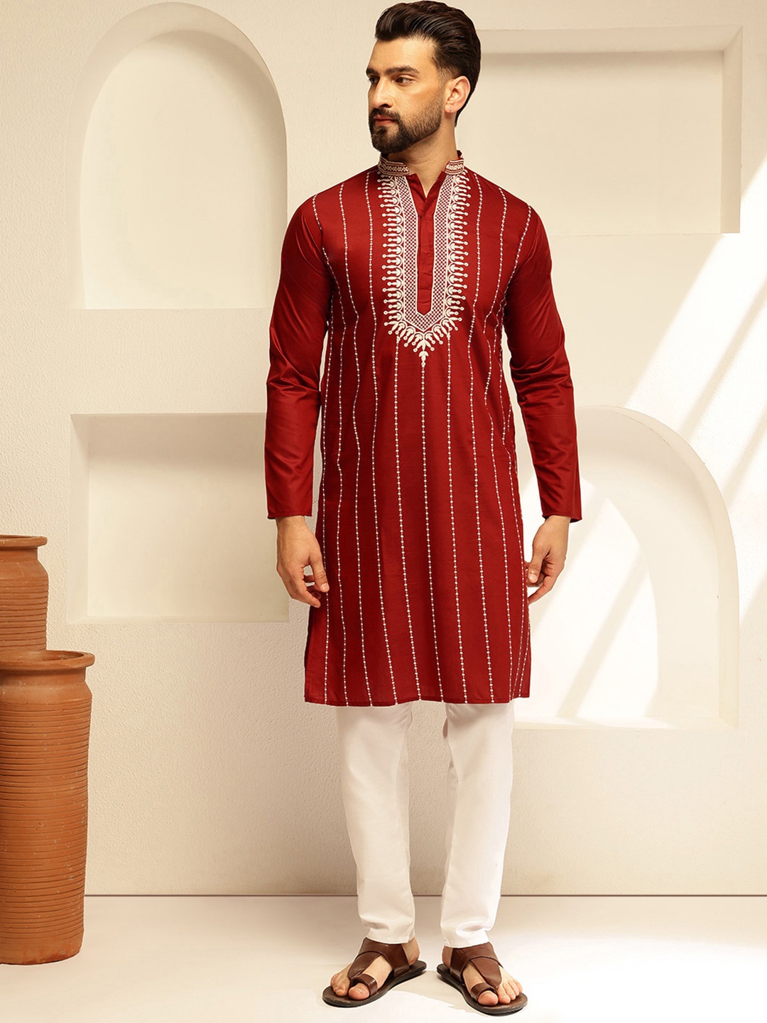 

SOJANYA Geometric Embroidered Mandarin Collar Thread Work Cotton Silk Straight Kurta, Maroon