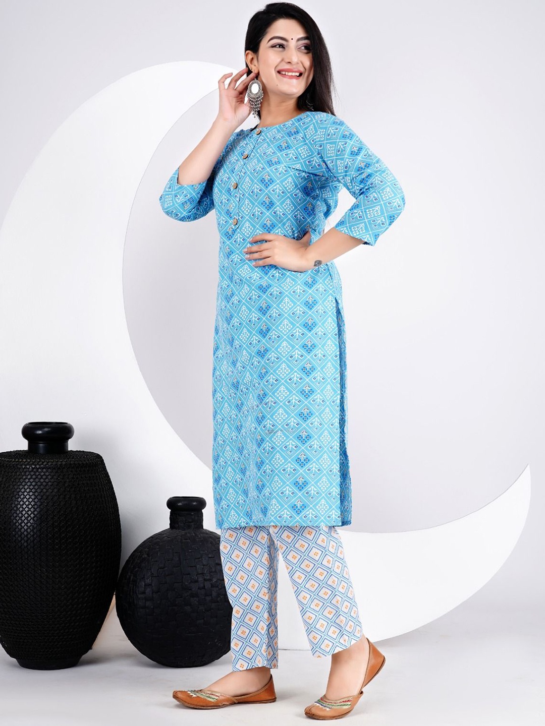 

Aasira Women Printed Regular Kurta with Trousers, Blue