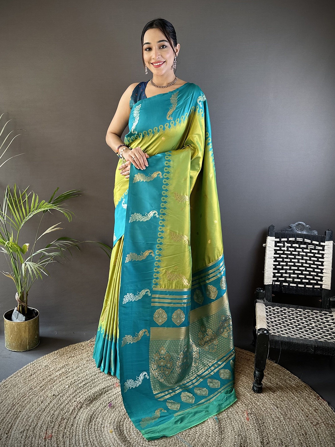 

Panzora Woven Design Zari Silk Blend Banarasi Saree, Green