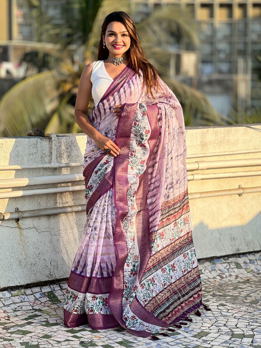 

DIVASTRI Floral Zari Chanderi Saree, Purple