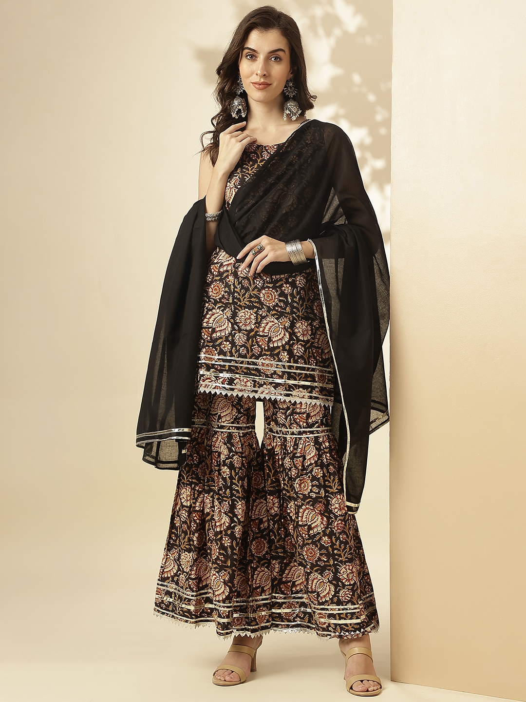 

Fourleaf Women Floral Printed Regular Pure Cotton Kurta with Trousers & With Dupatta, Black