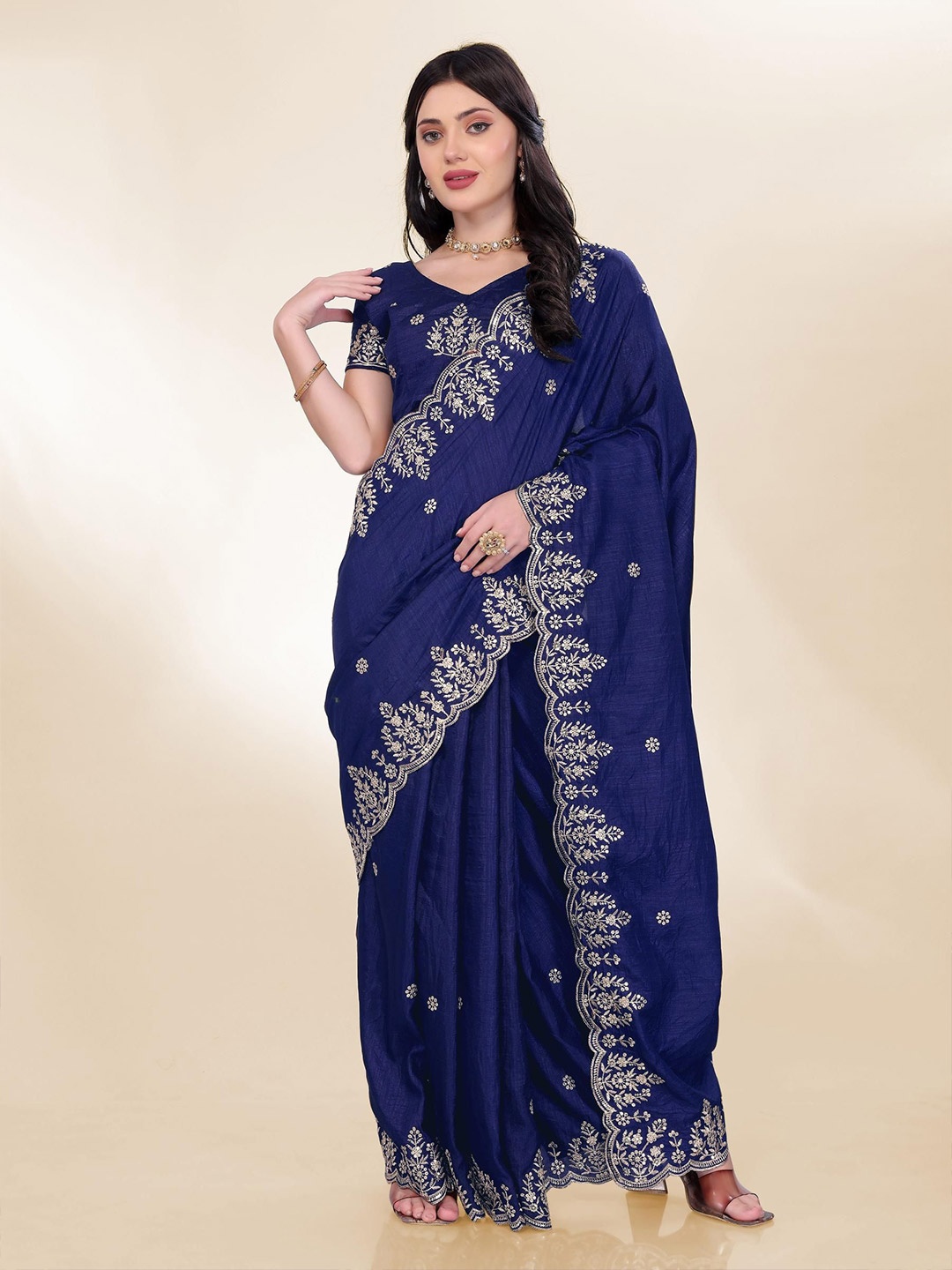 

VAIRAGEE Ethnic Motifs Embroidered Saree, Blue