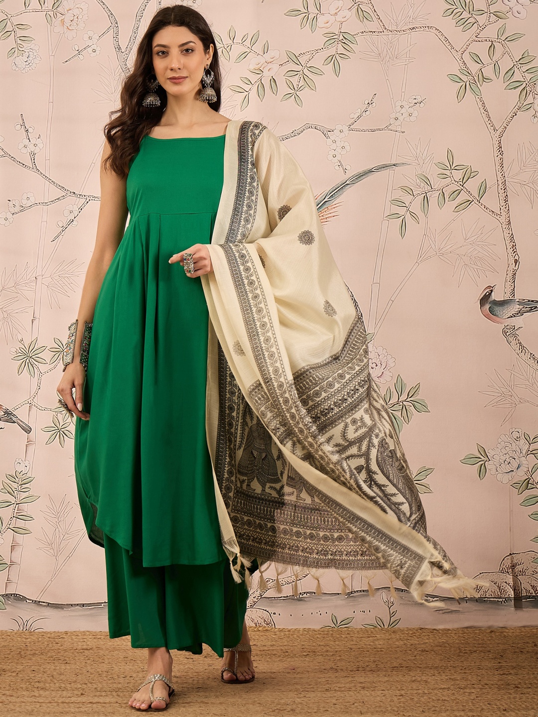

InWeave Women Regular Kurta with Palazzos & With Dupatta, Green