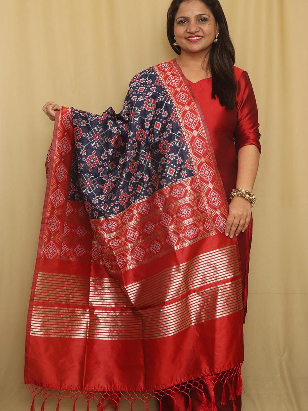 

Luxurionworld Woven Design Dupatta with Zari, Blue