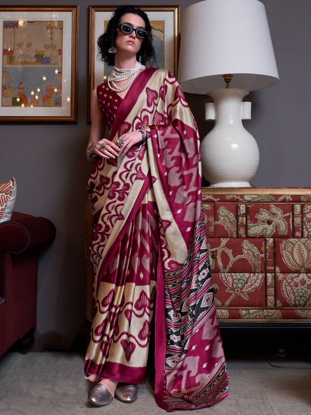 

Swaranjali Ethnic Motifs Satin Ikat Saree, Maroon