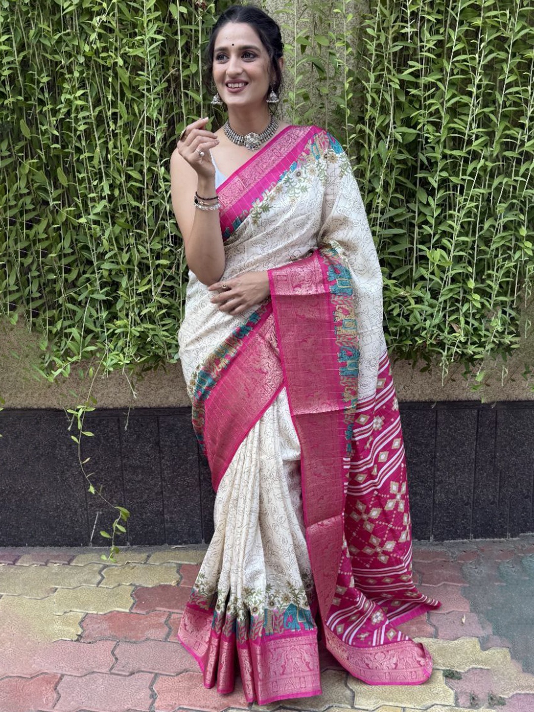 

Rangtulika Ethnics Woven Design Zari Saree, White
