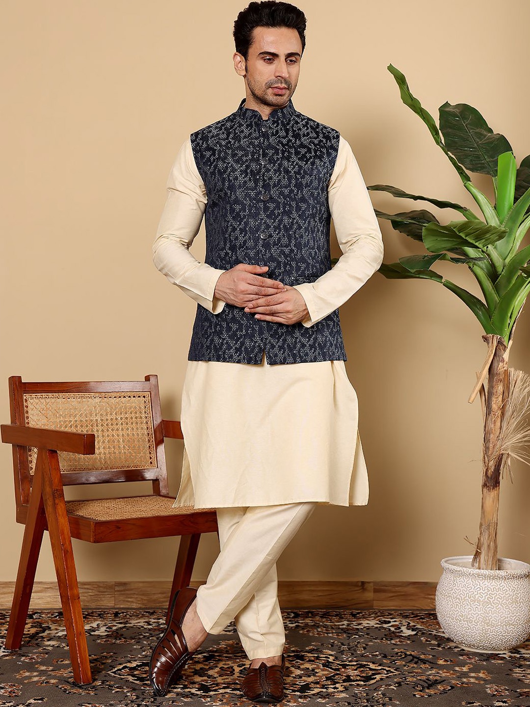

MULTI SHADES Men Regular Kurta with Pyjamas, Blue