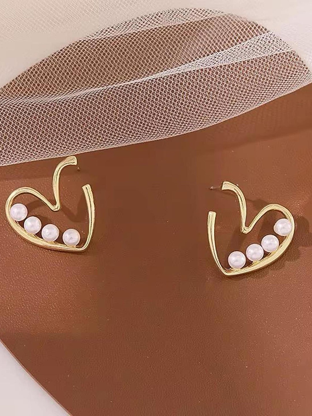 

TANLOOMS Korean Set Of 4 Gold-Plated Heart Shaped Studs