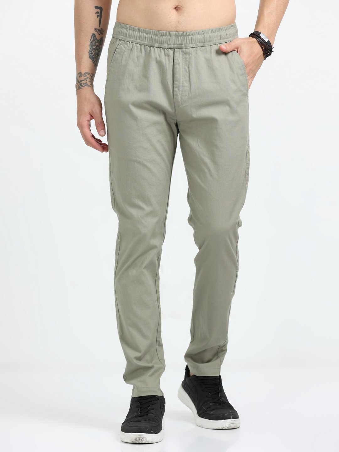 

THE BEETEL HOUSE Men Relaxed High-Rise Trousers, Olive