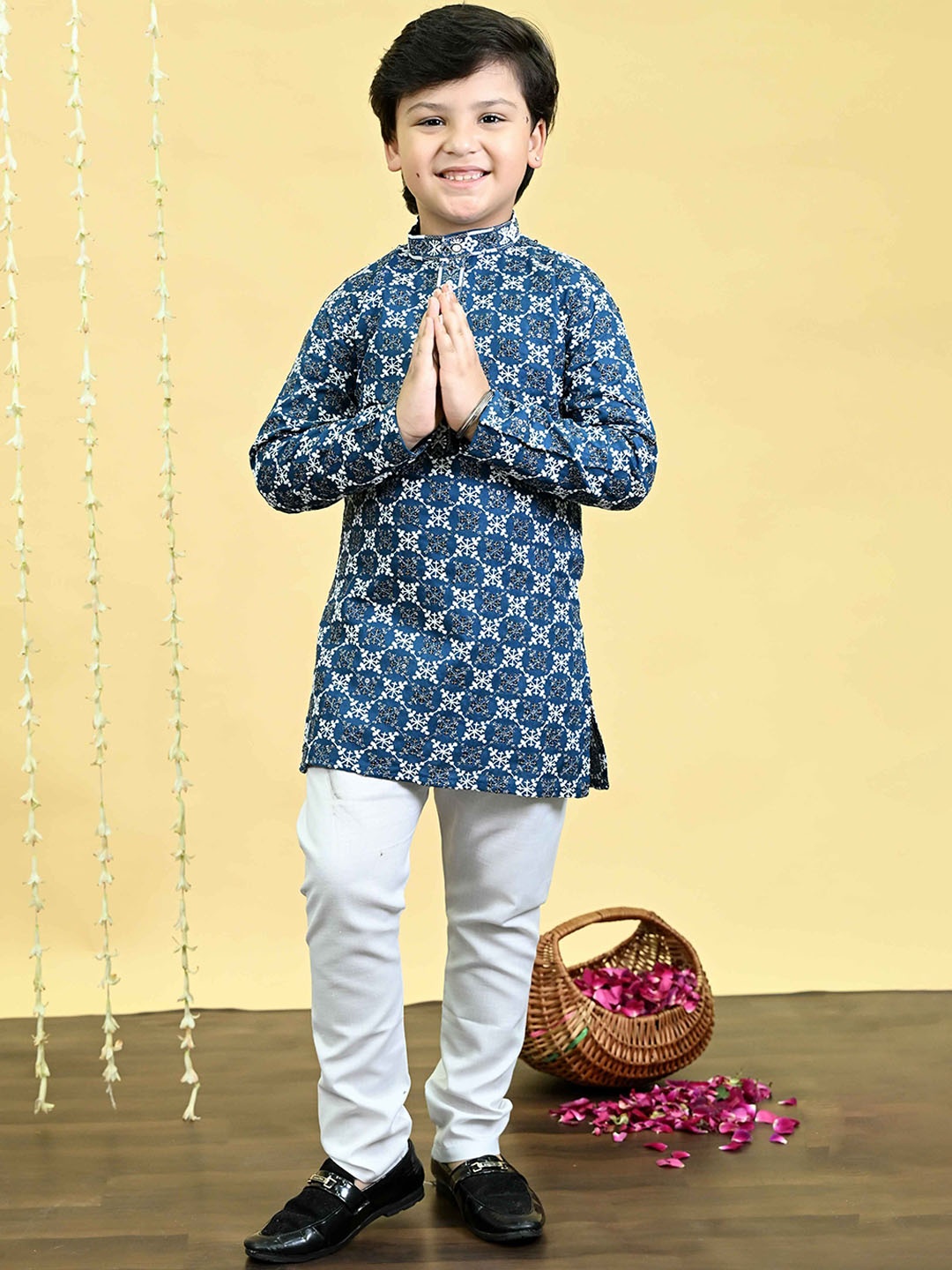 

BT DEZINES Boys Embroidered Regular Thread Work Kurta with Pyjamas, Blue