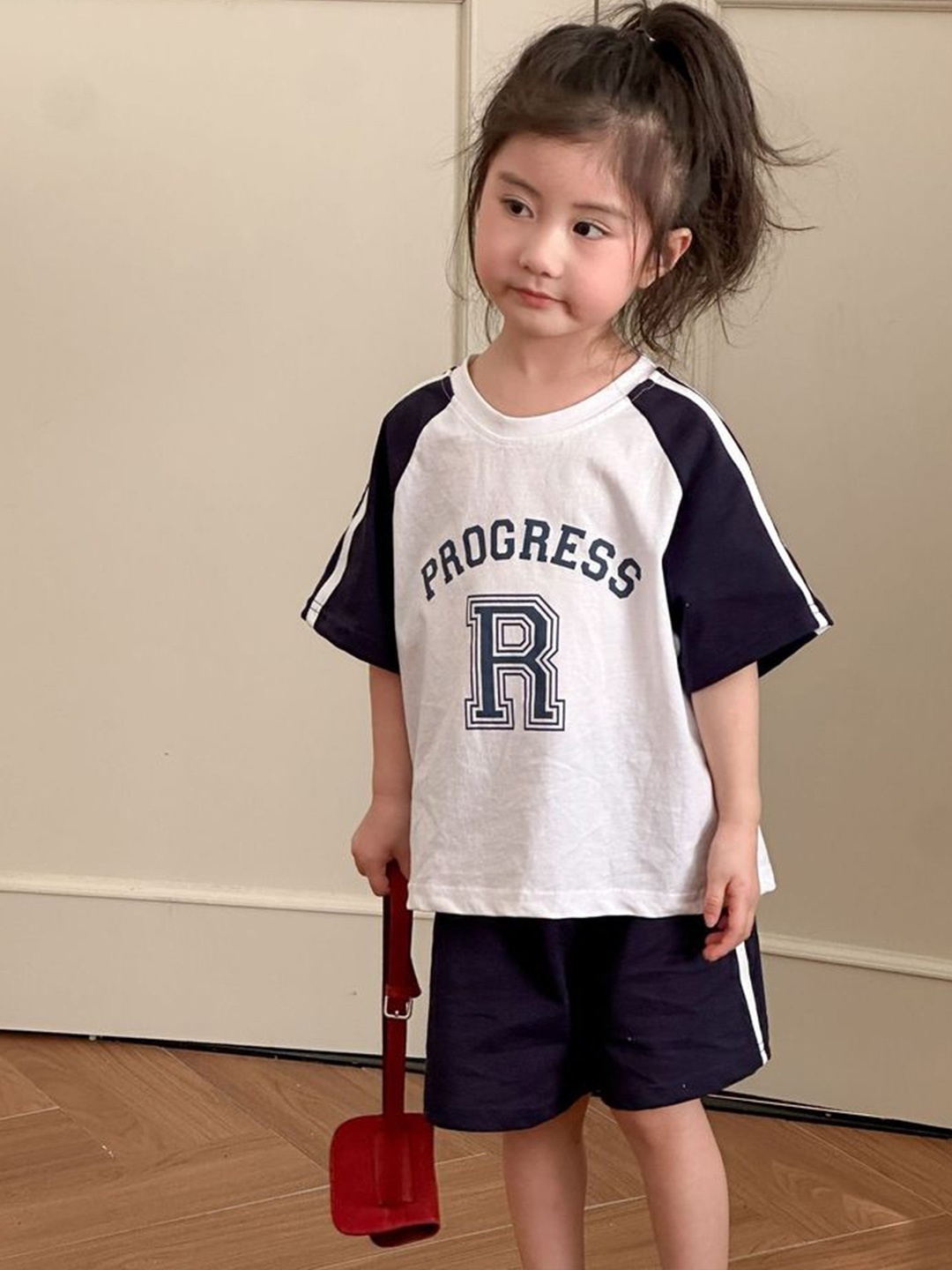

LULU & SKY Girls Printed T-shirt with Shorts, Navy blue