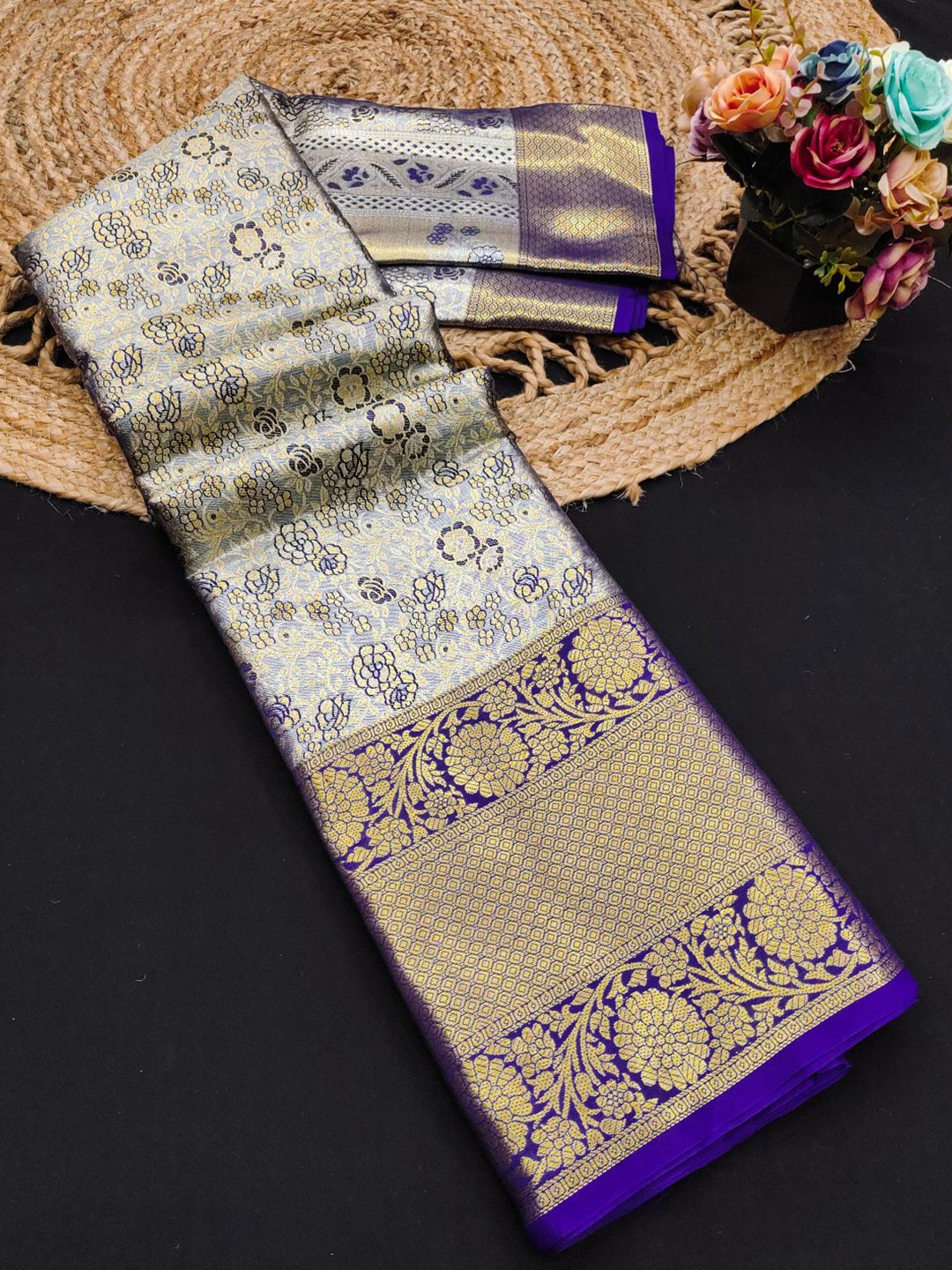 

Mitera Woven Design Zari Pure Silk Kanjeevaram Saree, Navy blue