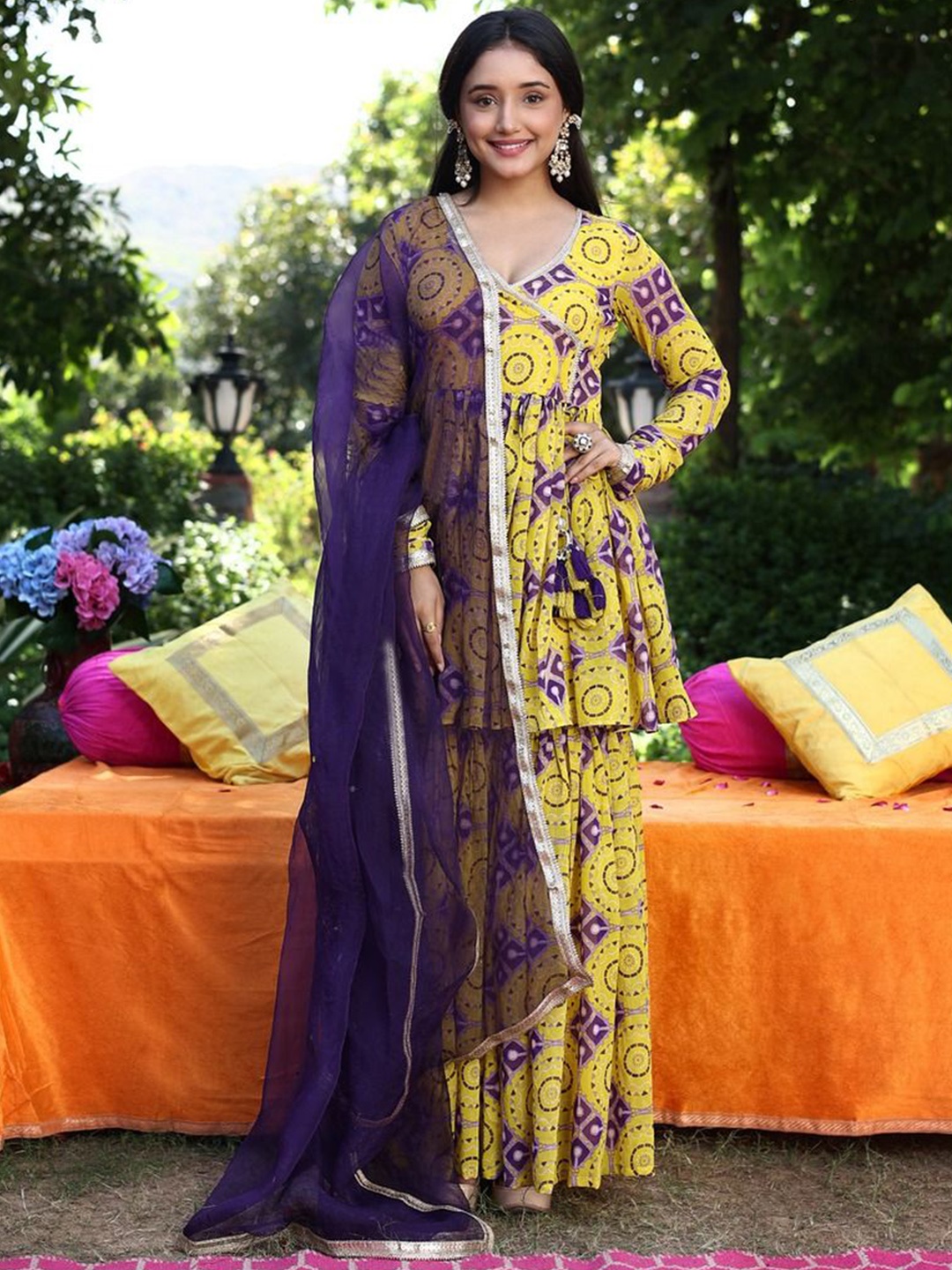 

KALINI Women Bandhani Printed Regular Kurta with Sharara & With Dupatta, Yellow