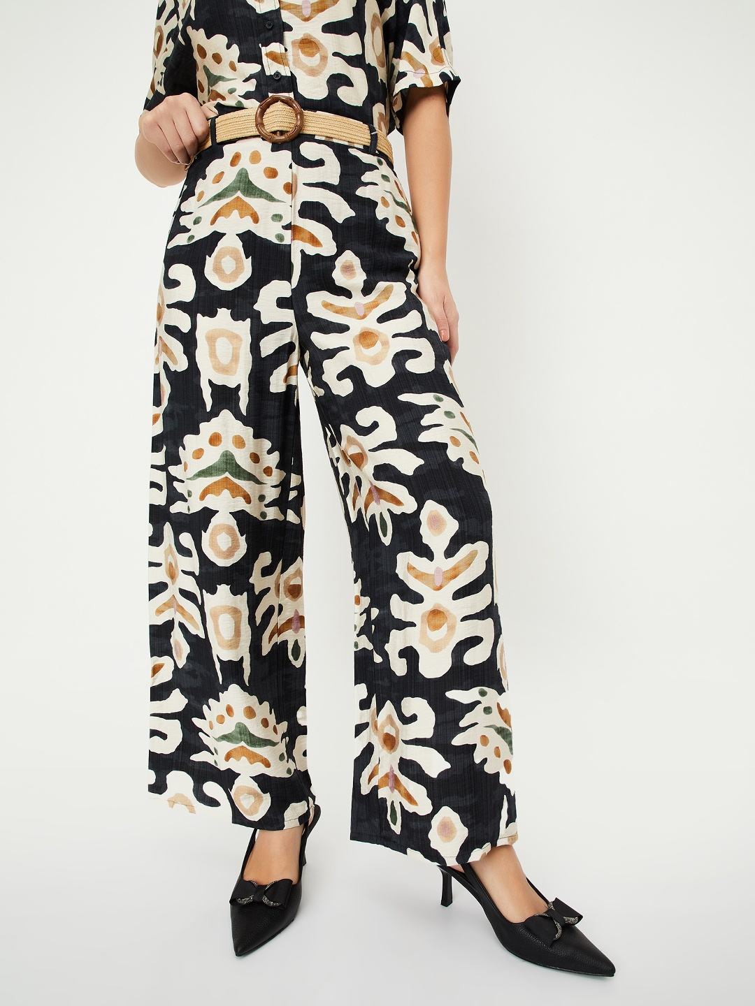 

max Women Floral Printed Trousers, Black