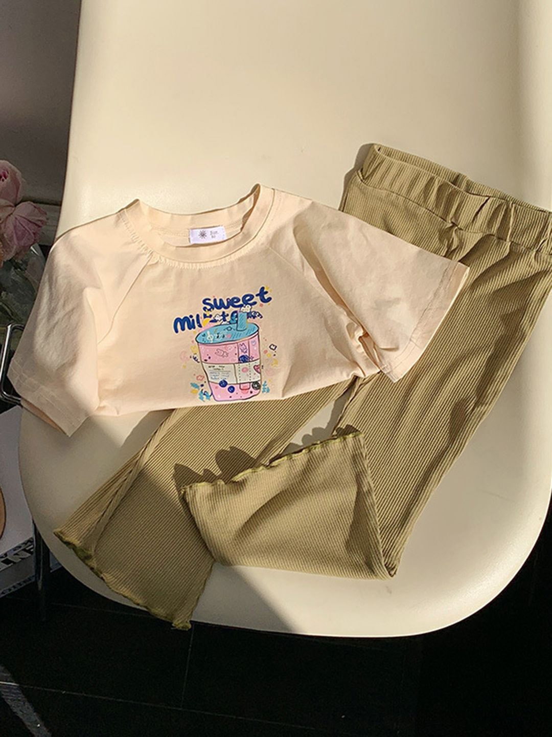 

YK Girls Printed Short Sleeve T-Shirt & Trousers Clothing Set, Beige