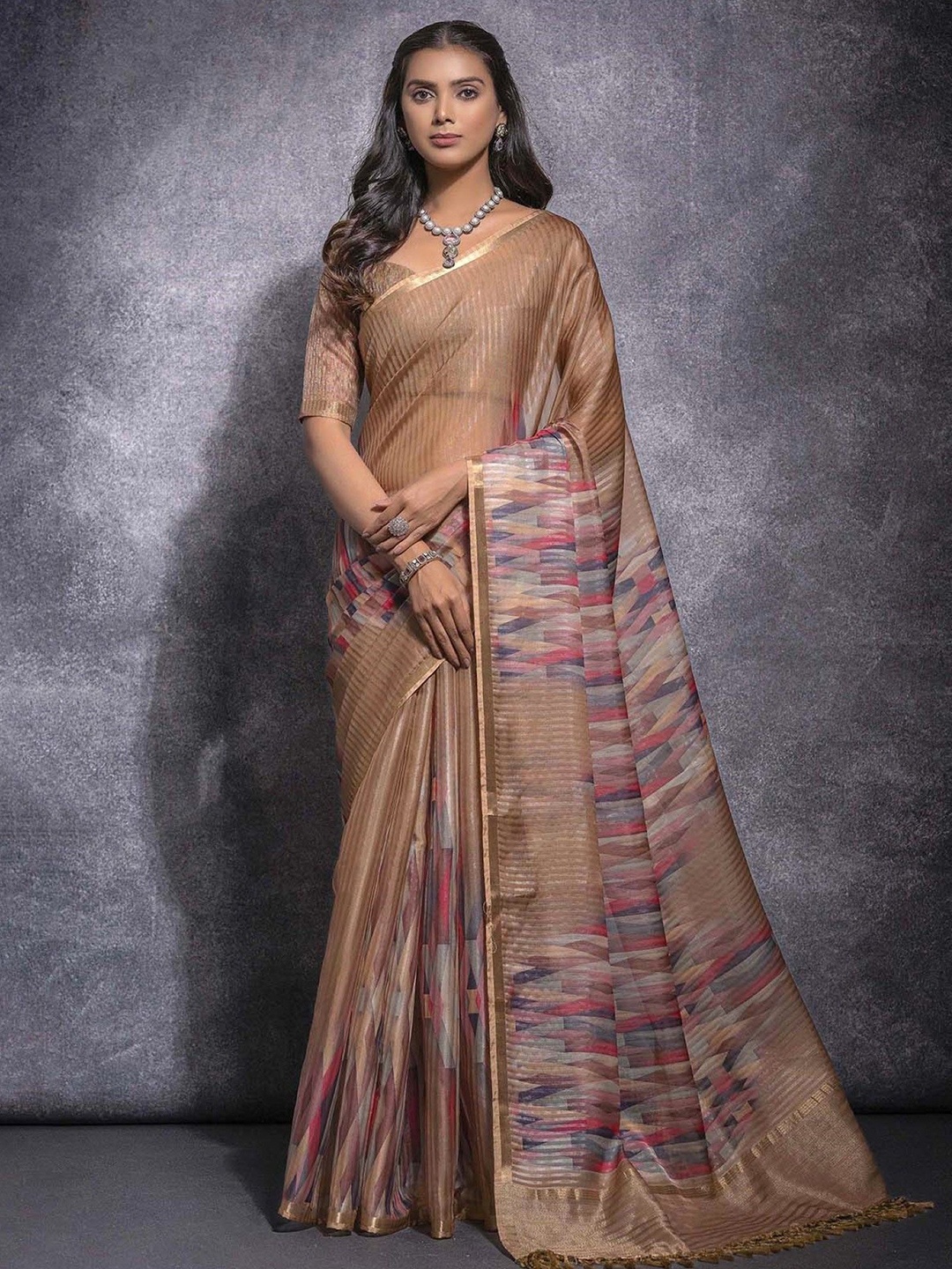 

DIVASTRI Zari Linen Blend Saree, Beige