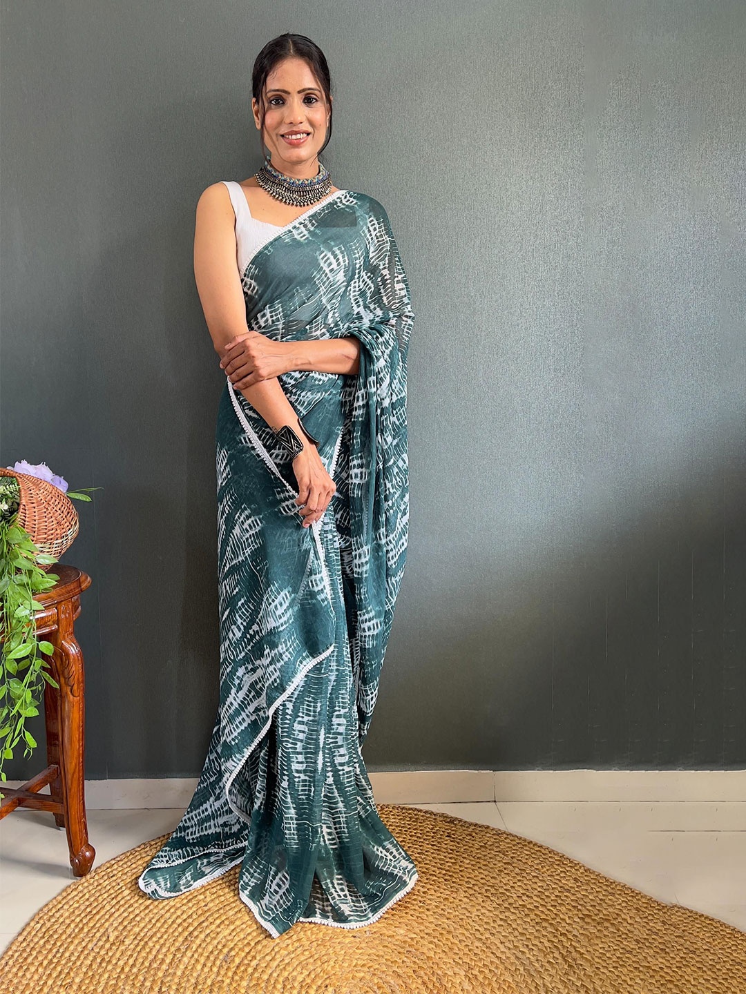 

Moda Rapido Tie and Dye Pure Georgette Ready to Wear Saree, Blue