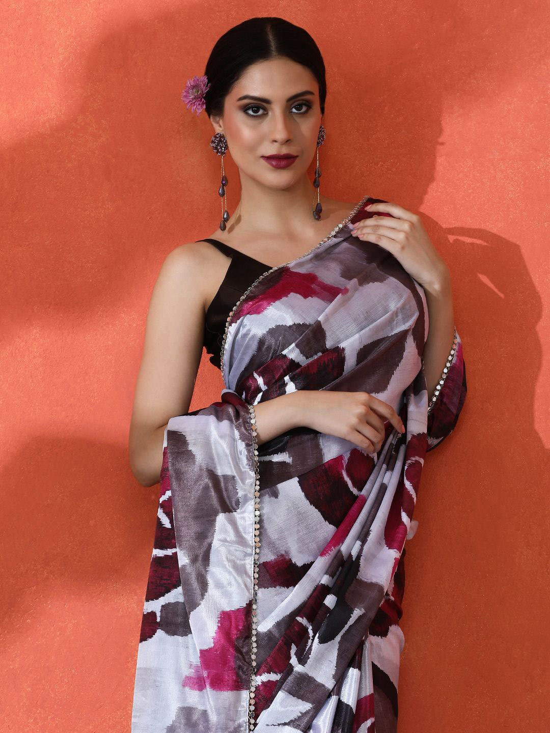 

Sangria Mirror Work Floral Printed Digital Printed Satin Saree With Blouse Piece, White