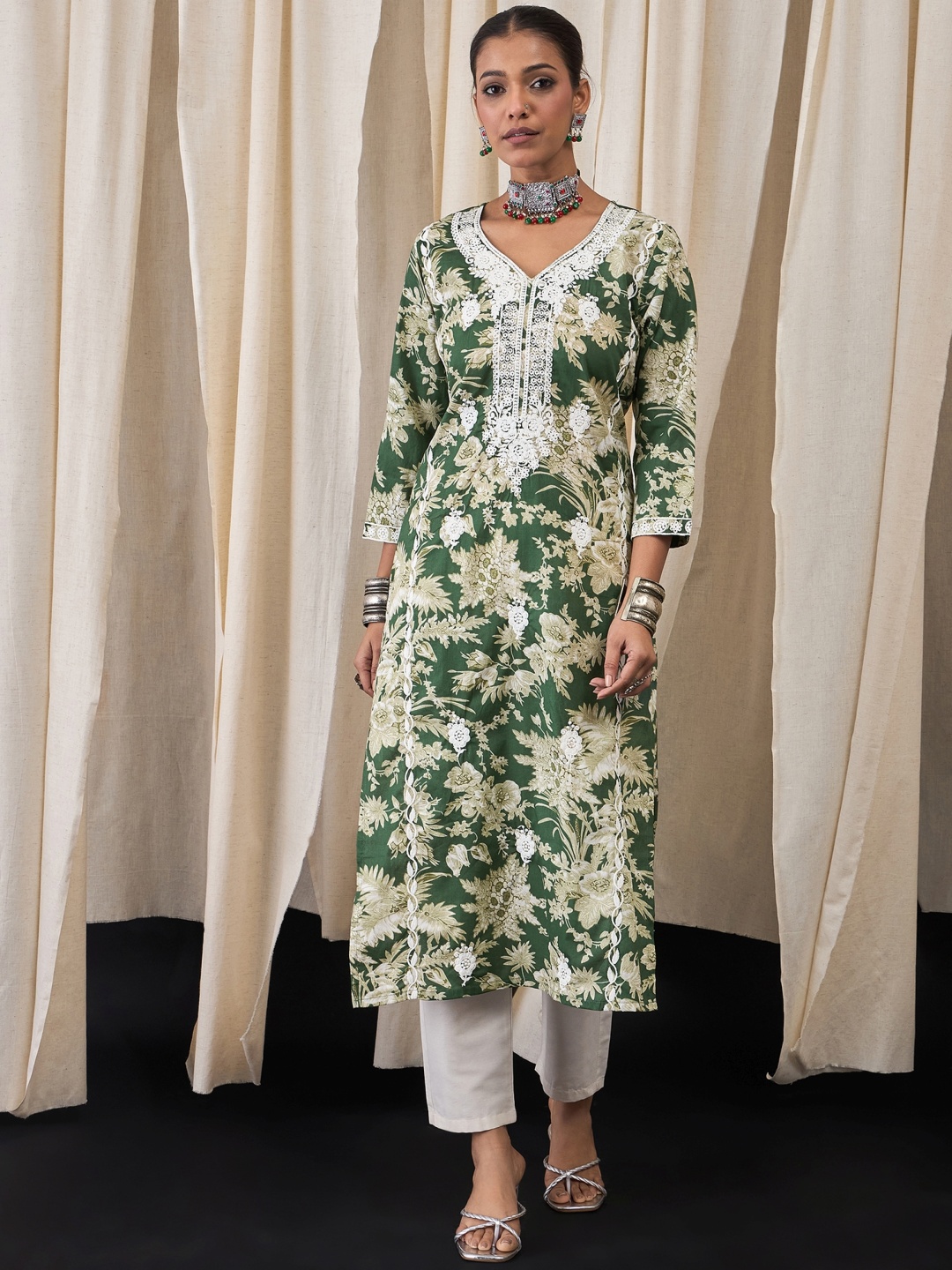 

Anouk Women Floral Embroidered Thread Work Kurta, Multi