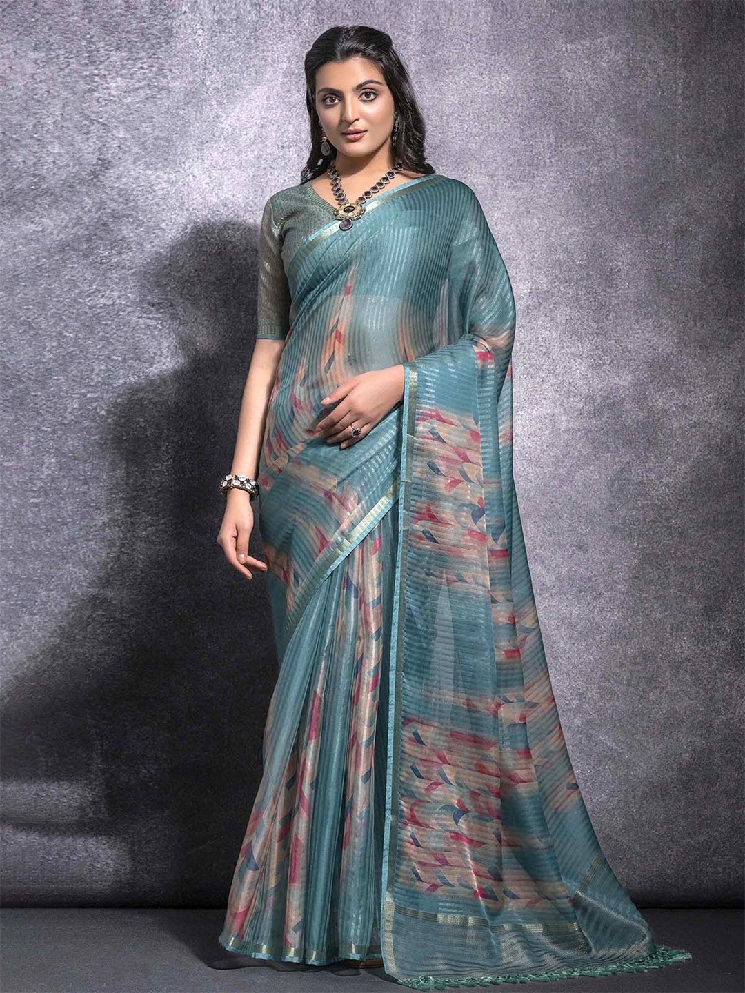 

Mitera Zari Linen Blend Saree, Teal