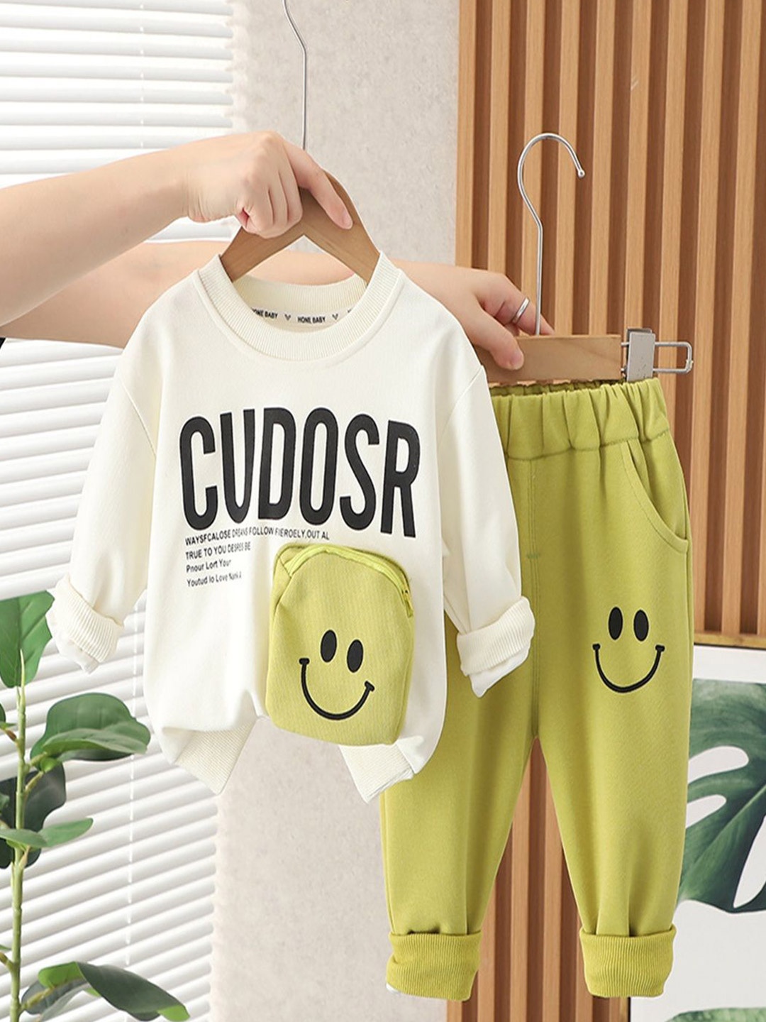 

BAESD Boys Printed Round Neck Pure Cotton Sweatshirt With Jogger, White