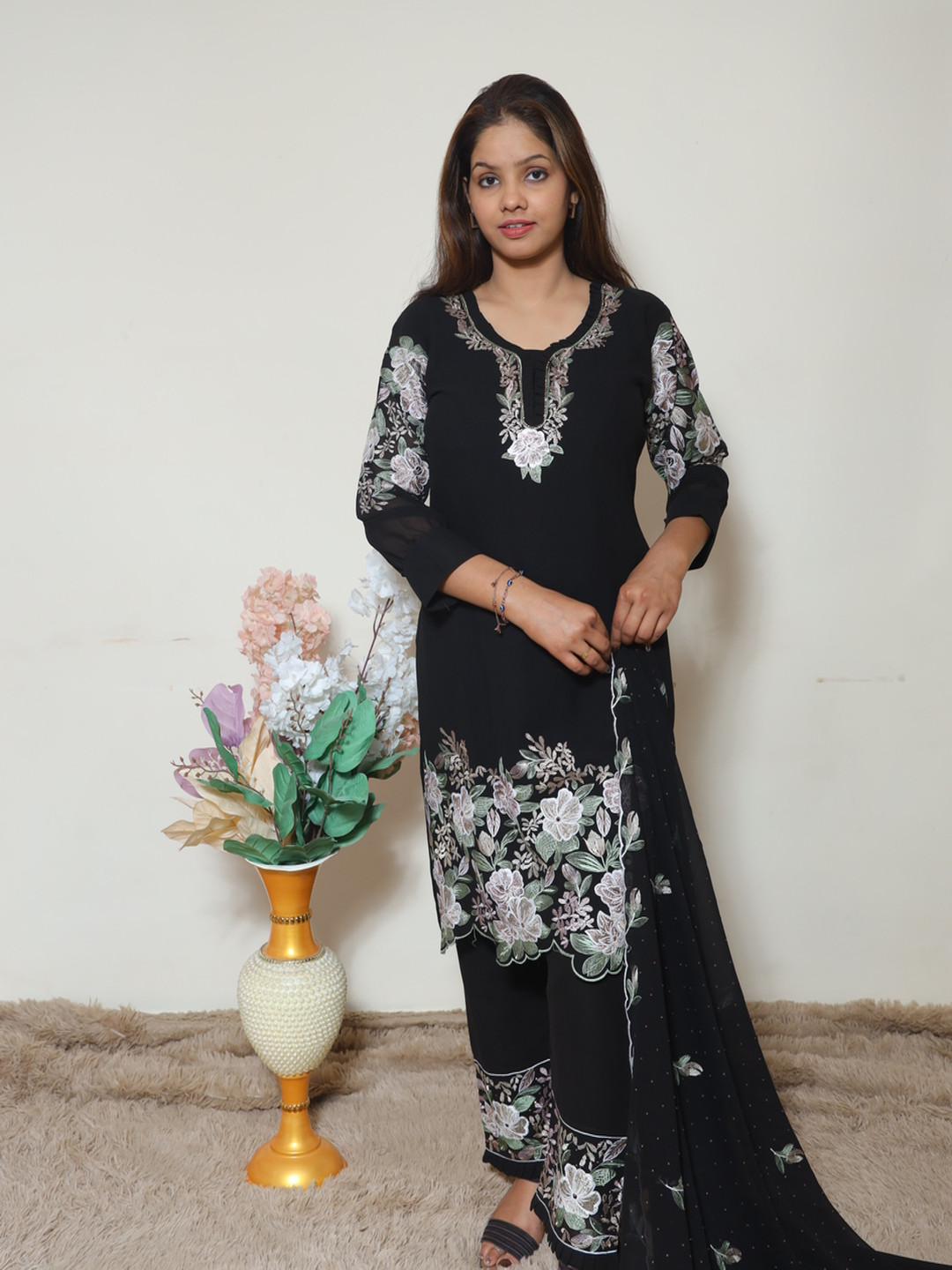 

Wavy Collection Women Floral Embroidered Regular Thread Work Kurta with Trousers & With Dupatta, Black