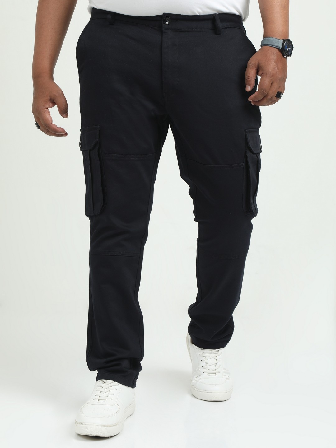 

THE BEETEL HOUSE Men Relaxed Cargos Trousers, Black