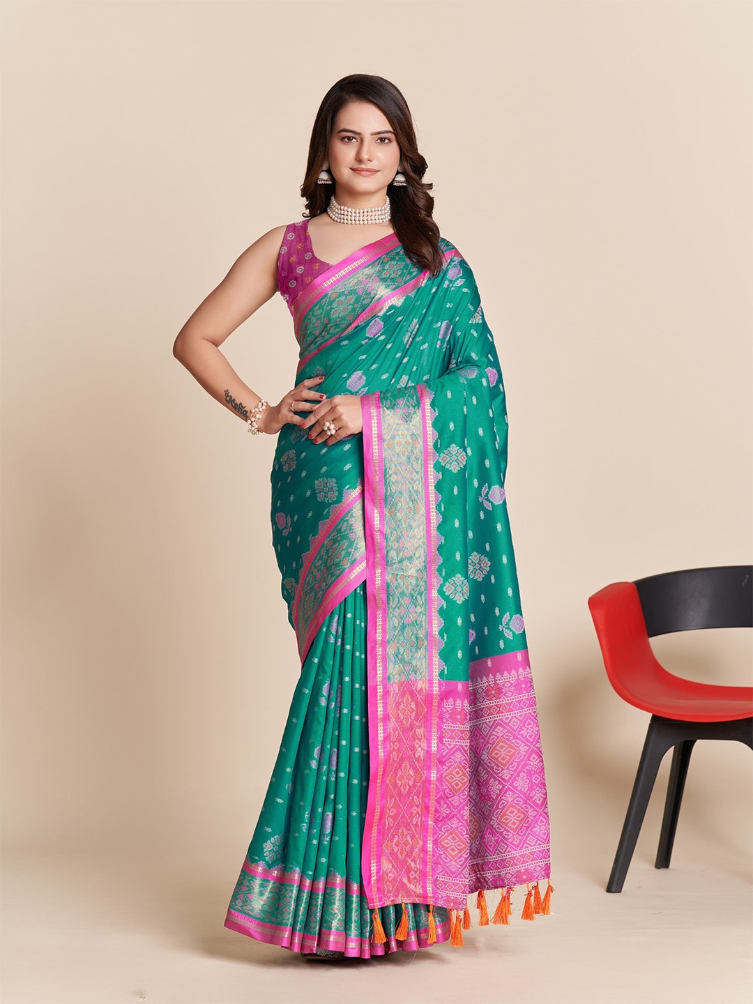 

Rangtulika Ethnics Silk Blend Designer Patola Saree, Teal