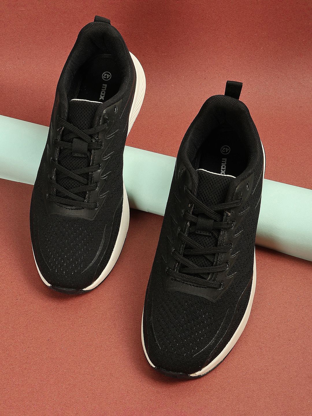 

max Men Running Non-Marking Shoes, Black