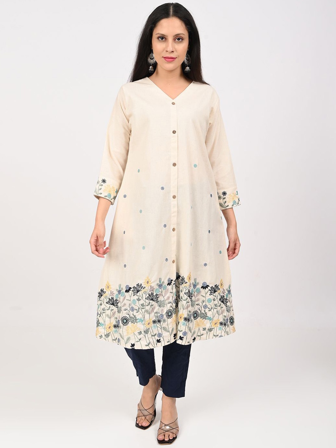 

GLORY & I Women Geometric Embroidered Thread Work Floral Khadi Kurta, Off white