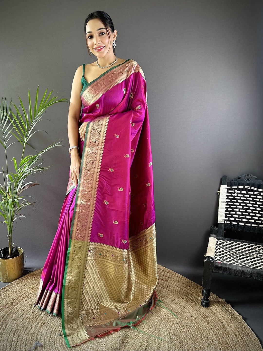 

Mitera Woven Design Zari Silk Blend Saree, Magenta