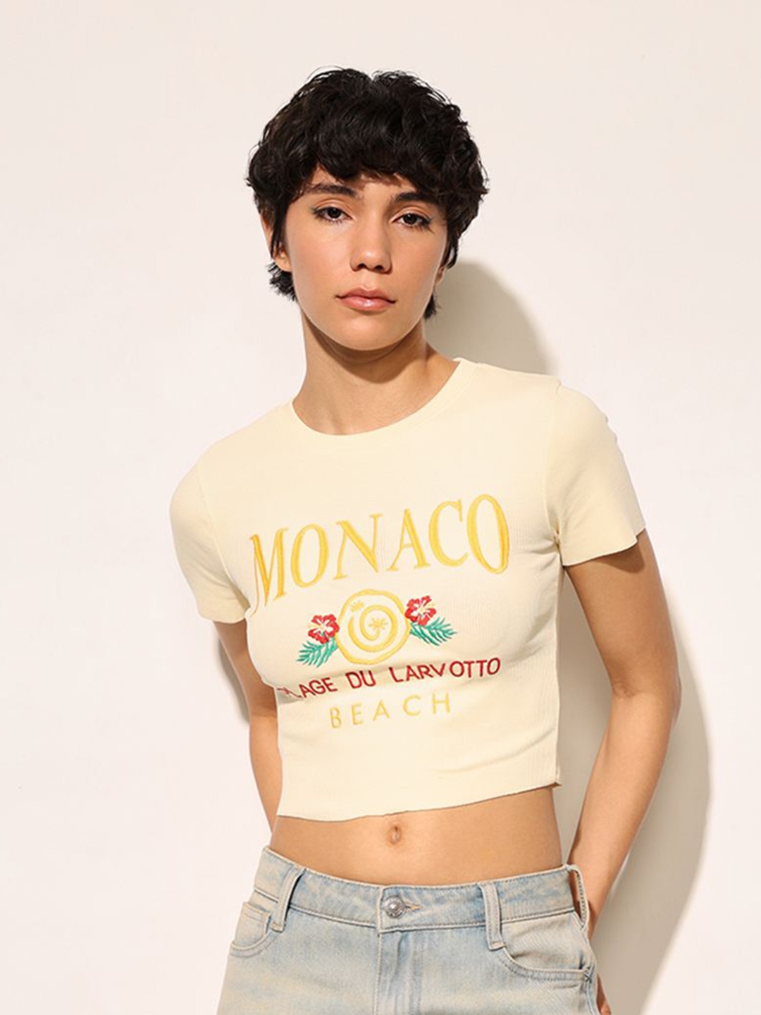 

ONLY Women Typography Printed Slim Fit T-shirt, Yellow