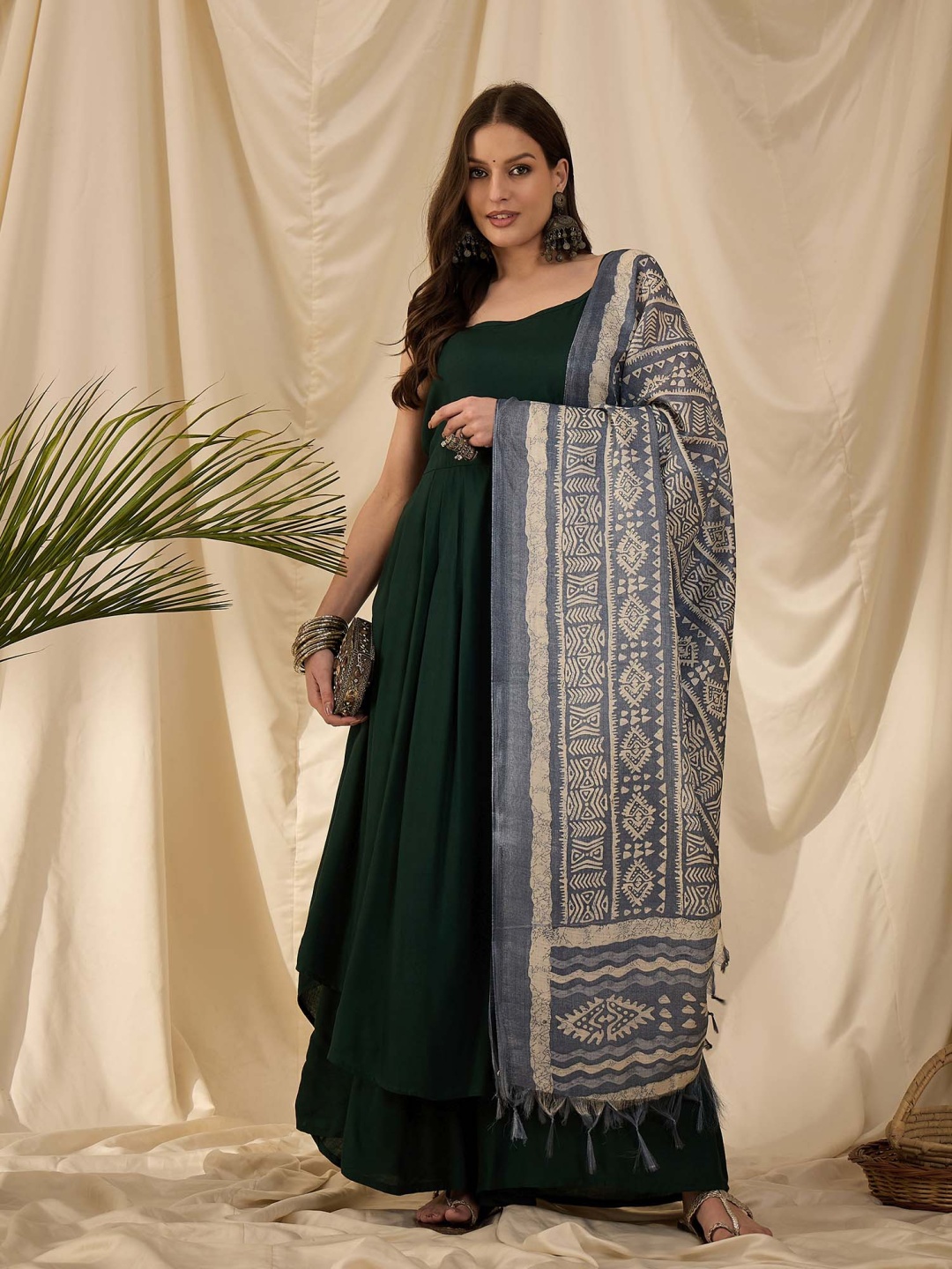 

InWeave Women Regular Kurta with Palazzos & With Dupatta, Green