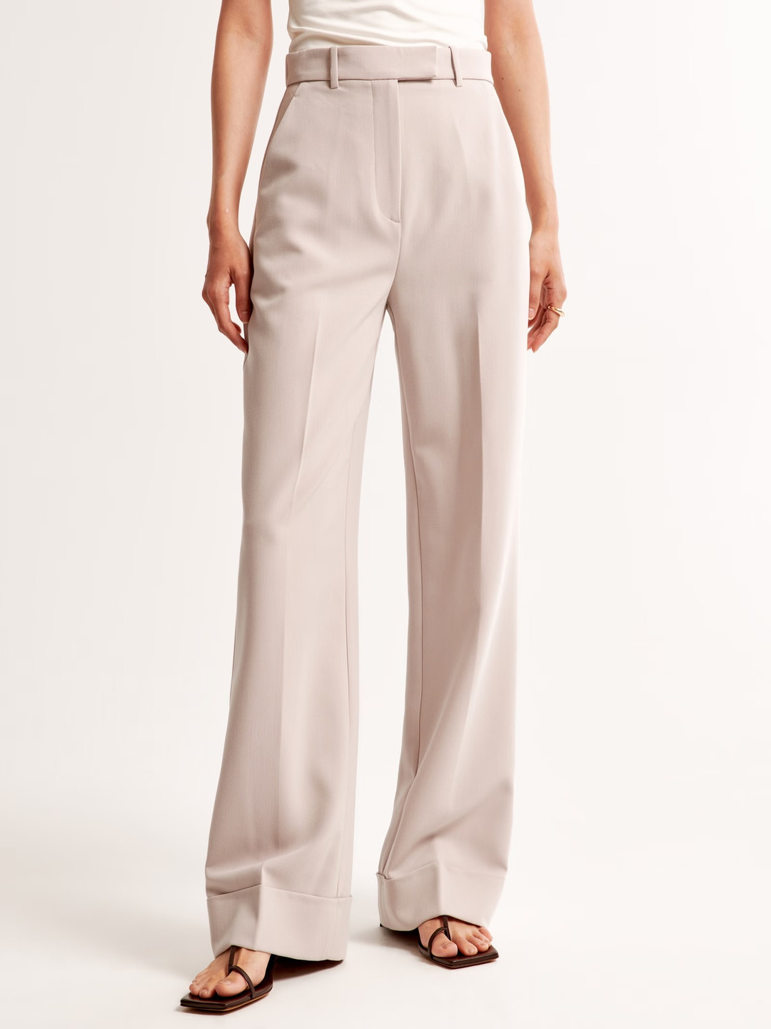 

Chemistry Women Ultra Flared High-Rise Pleated Trousers, Cream