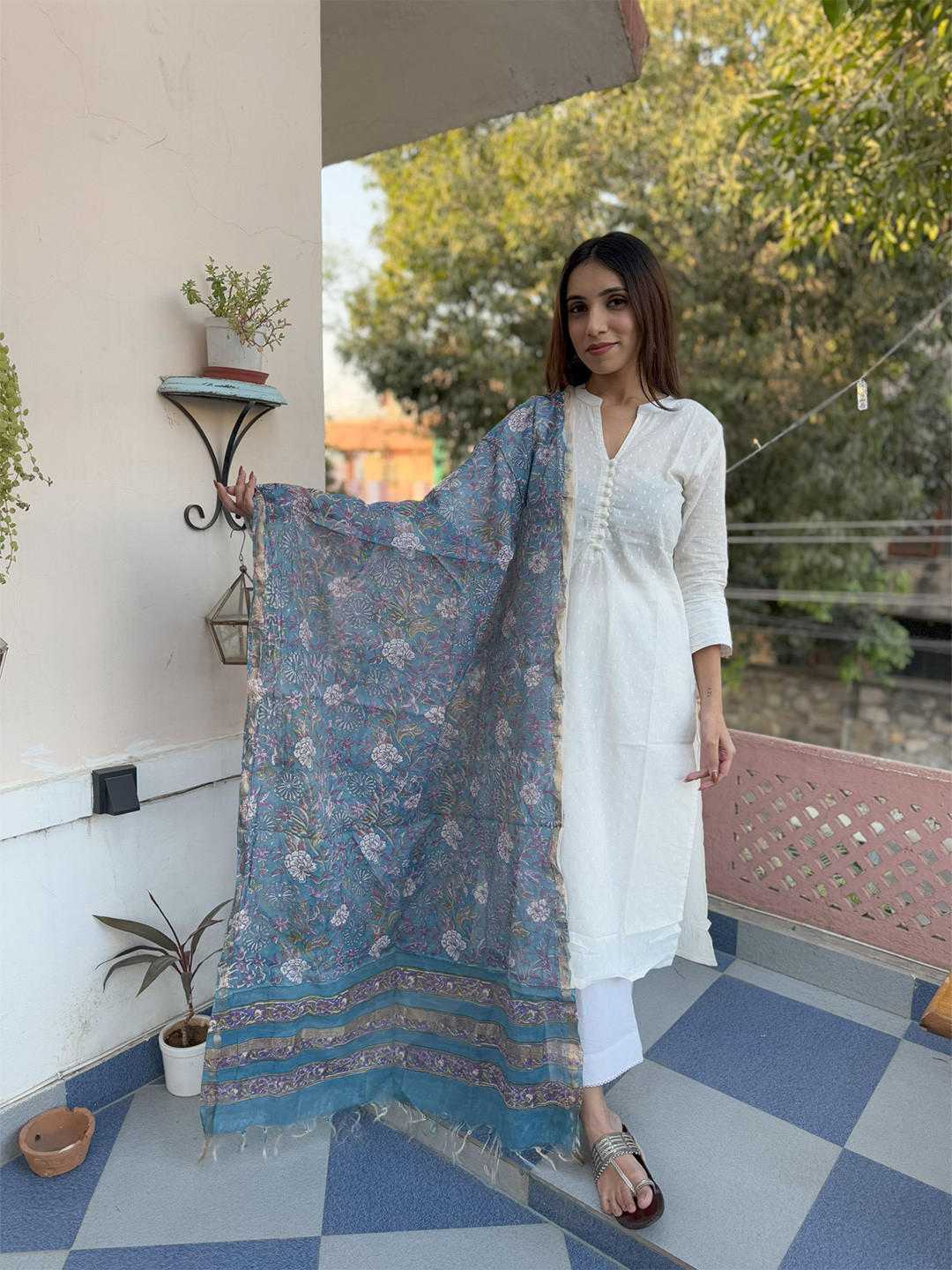 

GOODHAND Floral Printed Dupatta, Blue