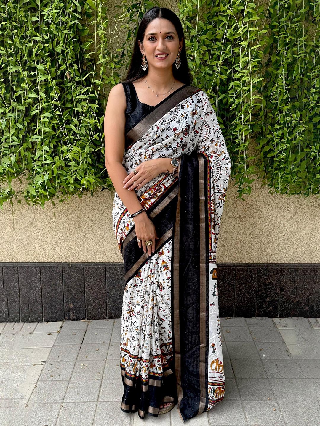 

Rangtulika Ethnics Kalamkari Zari Saree, White