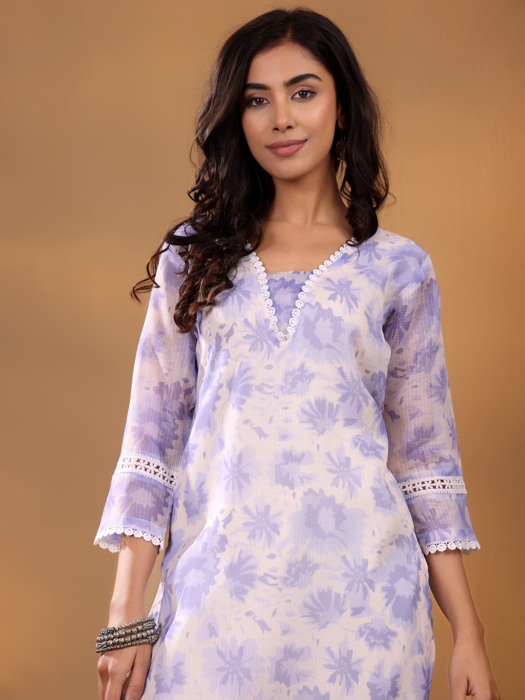 

Varanga Floral Printed V-Neck Straight Kurta, White