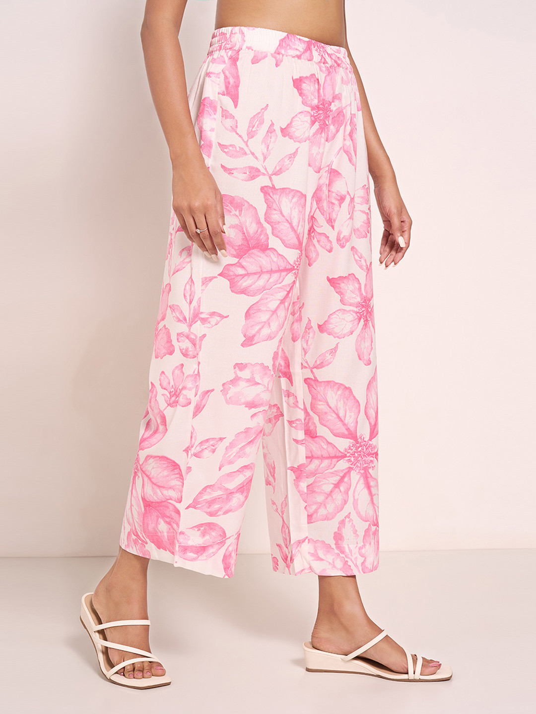 

RANGMANCH BY PANTALOONS Women Printed Trousers, Pink