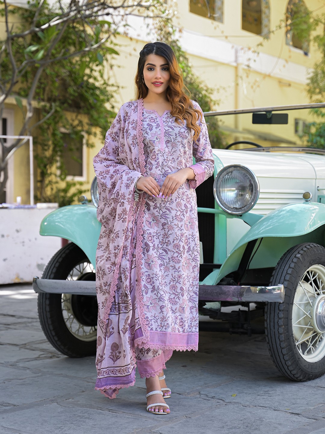 

Divena Women Floral Printed Regular Pure Cotton Kurta with Trousers & With Dupatta, Purple