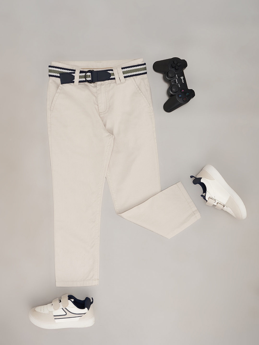

Pantaloons Junior Boys Chinos Trousers, Green