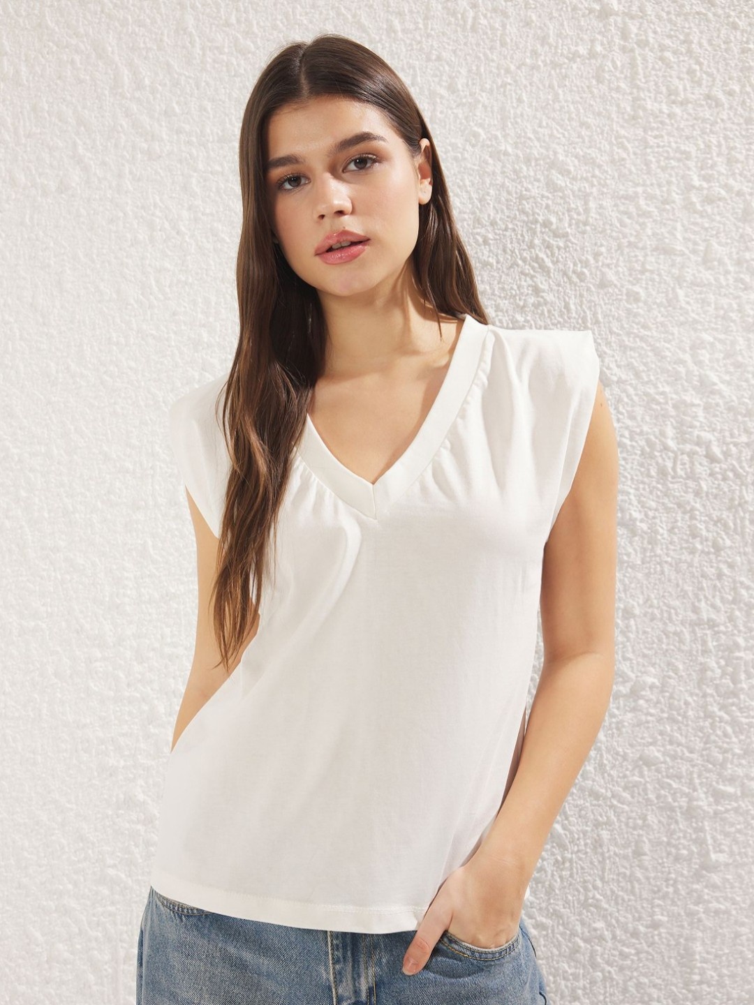 

Trendyol Women V-Neck Extended Sleeves Raw Edge T-shirt, Na