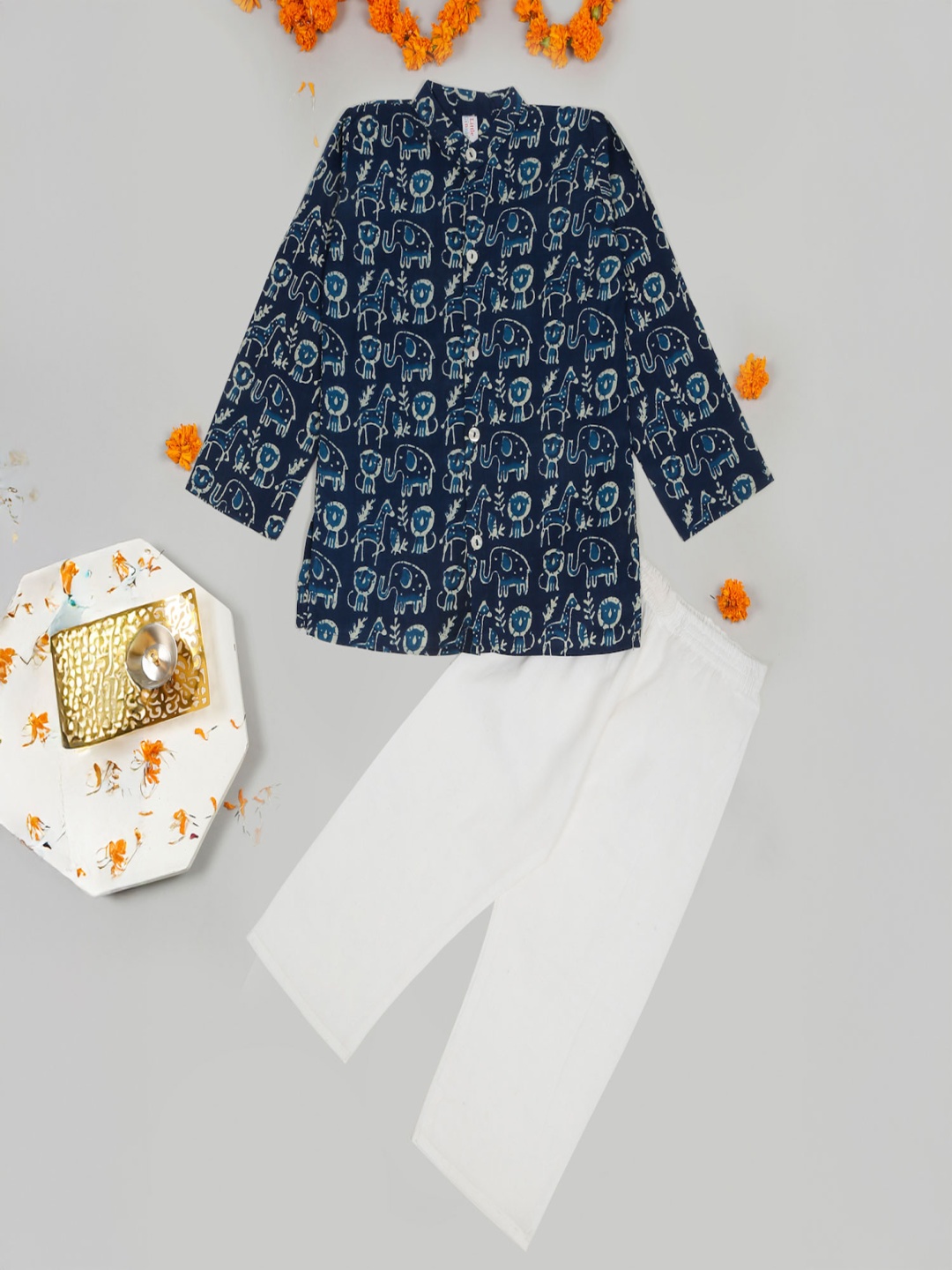 

LITTLE GINNIE Boys Animal Printed Regular Pure Cotton Kurta with Pyjamas, Navy blue
