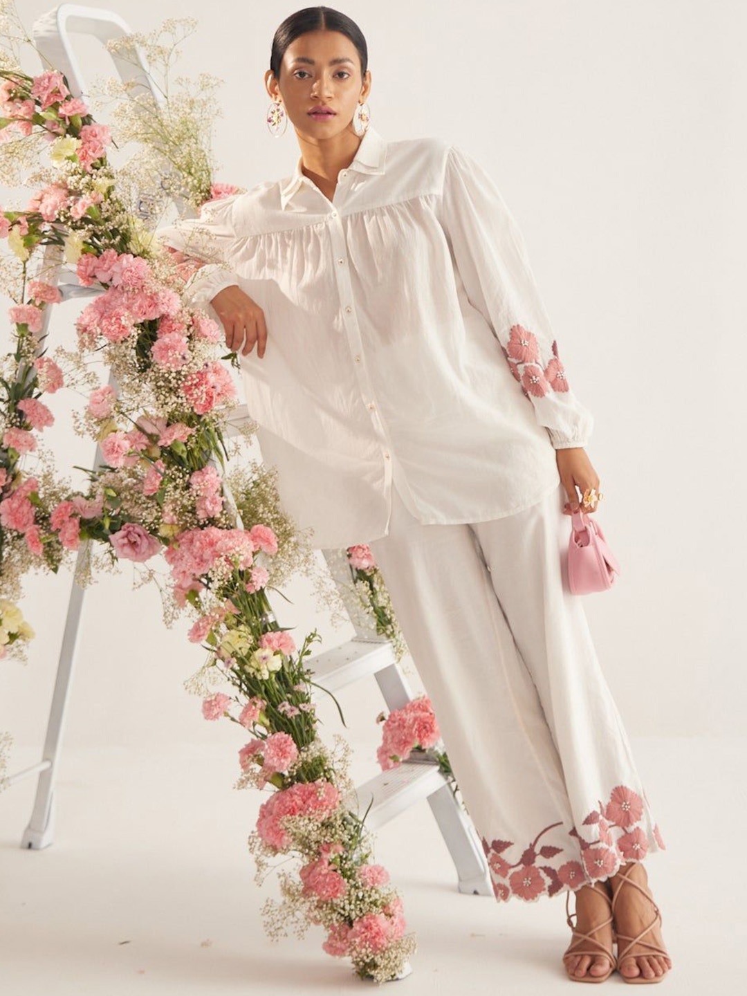 

Western Era Women Floral Printed Relaxed Straight Leg Straight Fit High-Rise Trousers, Off white