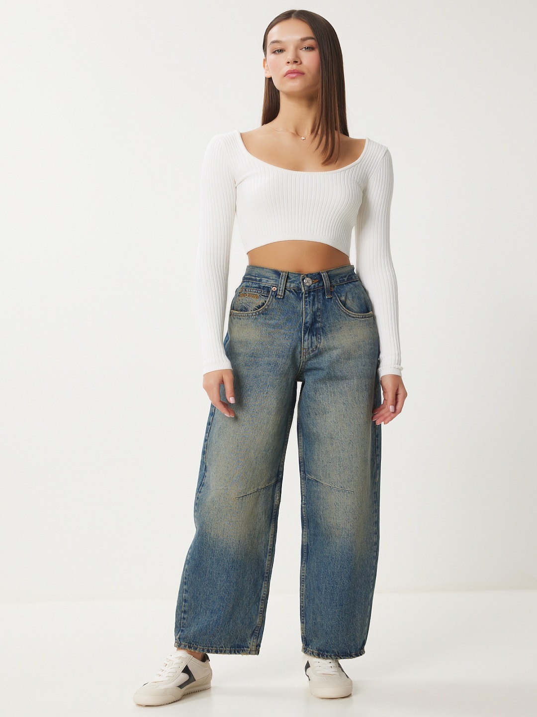

Happiness istanbul Women Mildly Distressed Heavy Fade Jeans, Na