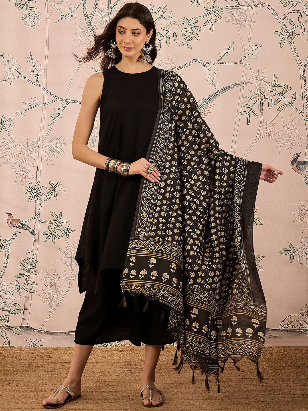 

InWeave Women Regular Kurta with Palazzos & With Dupatta, Black