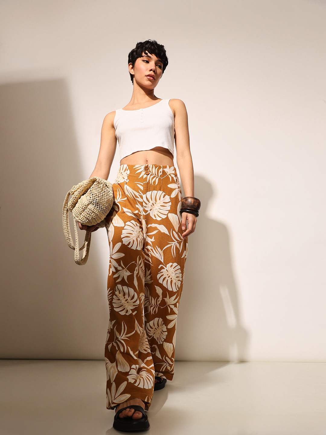 

ONLY Women Printed Flared High-Rise Trousers, Brown