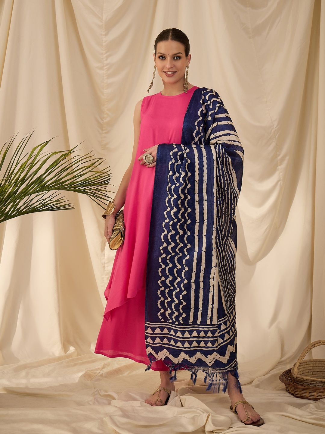 

InWeave Women Regular Kurta with Palazzos & With Dupatta, Fuchsia